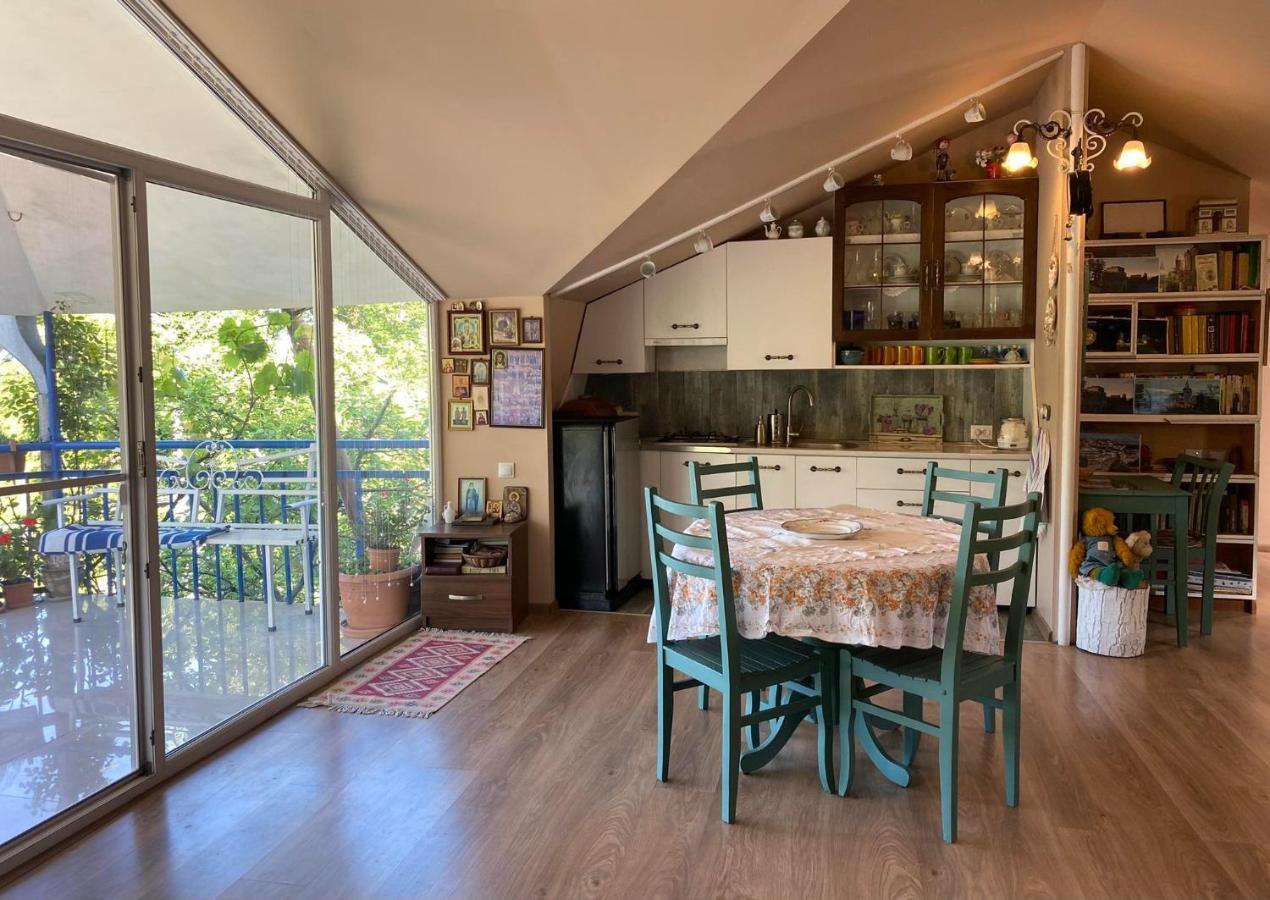 Nino'S Veranda Apartment تأيلافي المظهر الخارجي الصورة